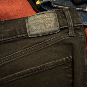Black Levi’s skinny jeans size 31